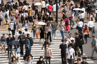 再度空砍！卡梅隆-托马斯23中12&三分7中5砍下全场最高的32分